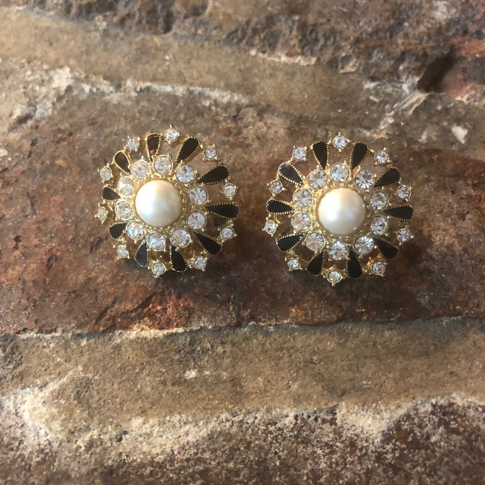 Kate Spade Tuxedo Pearl Earrings
